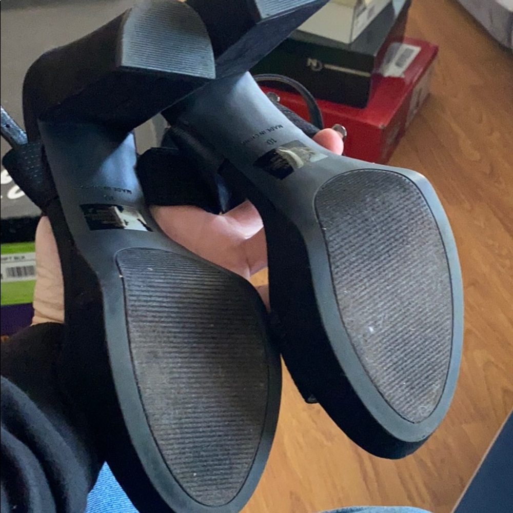 Heels/ open toe - Picture 3 of 3